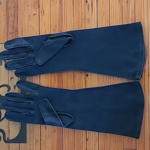 VINTAGE GLOVES GROUP OF FIVE - Picture 6 of 15